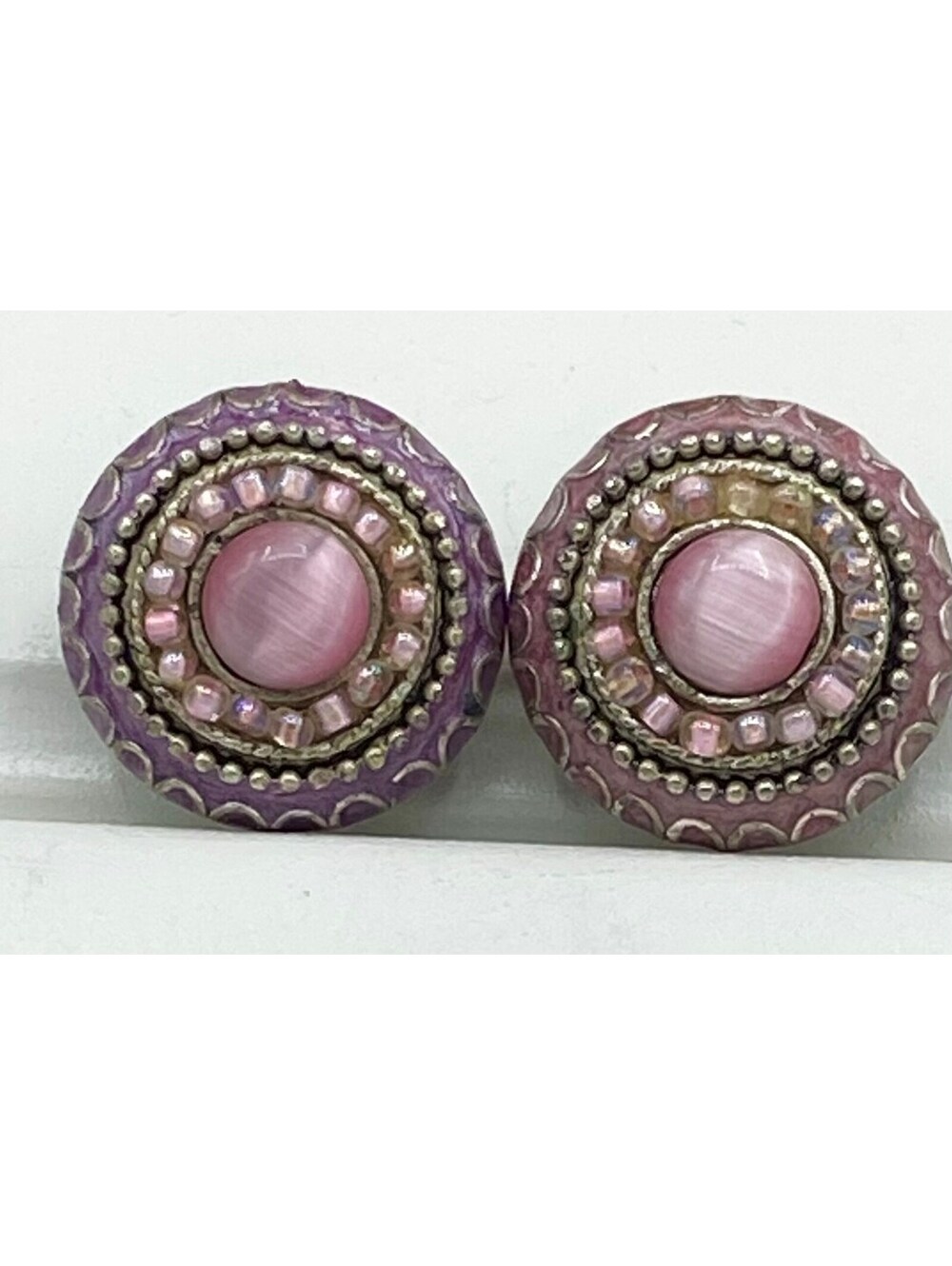 VTG Silver Plated Pink Cat Eye Seed Bead Button Clip Earrings N9